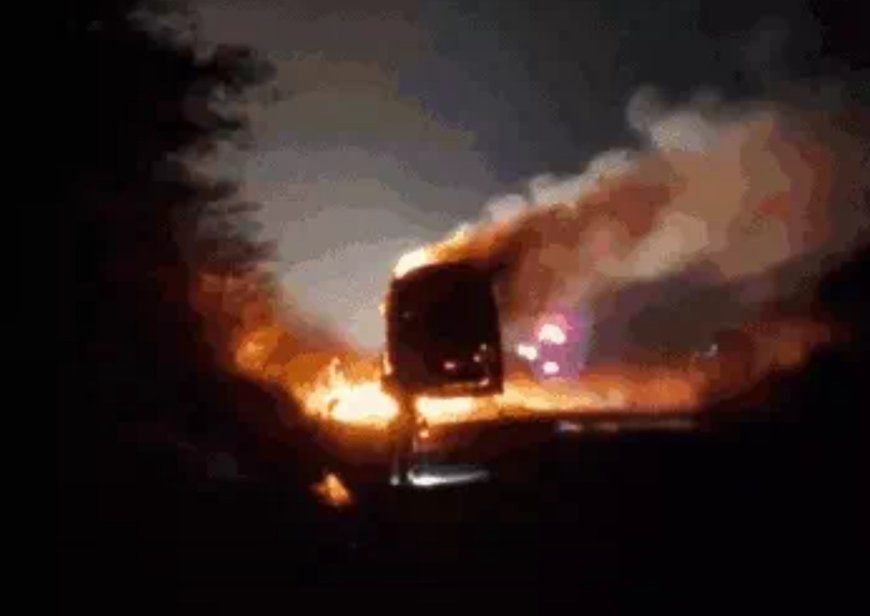 इंदौर जा रही AC बस में आग, अशोकनगर में यात्रियों को कांच तोड़कर निकाला गया