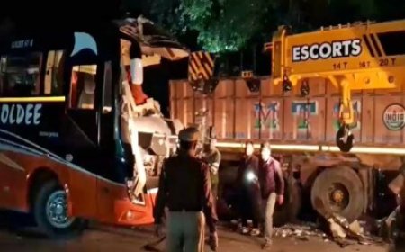 Rajasthan Bus Accident: फलोदी में दर्दनाक हादसा, खड़े ट्रेलर में घुसी टूरिस्ट बस; 18 श्रद्धालुओं की मौत