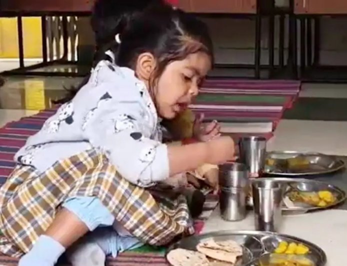 देश में पहली बार? IAS अधिकारी ने छोड़ा प्राइवेट स्कूल, बेटी को भेजा आंगनबाड़ी