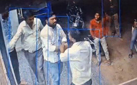 Bikaner News: नोखा में कैफे संचालक और मिठाई व्यापारी में मारपीट, वीडियो वायरल; दोनों पक्षों ने दर्ज कराई रिपोर्ट