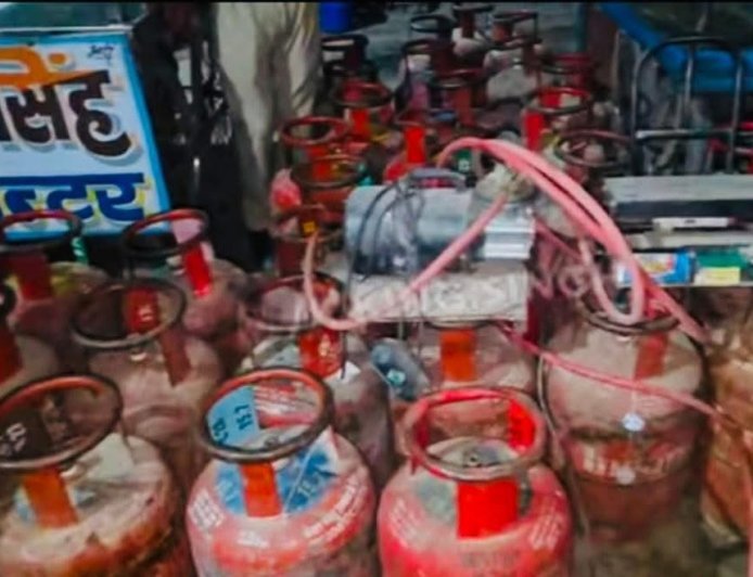 Bikaner News: रसद विभाग की बड़ी कार्रवाई, 46 घरेलू गैस सिलेंडर जब्त