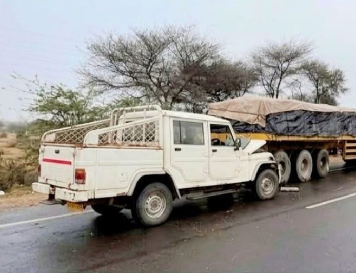 Bikaner News: जामसर में सड़क हादसा, कैंपर ट्रेलर से टकराई; दो घायल, पीबीएम रेफर