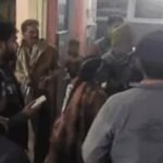 बीकानेर में डॉक्टर ने मरीज को बाल पकड़कर पीटा, वीडियो वायरल: मां गिड़गिड़ाती रही